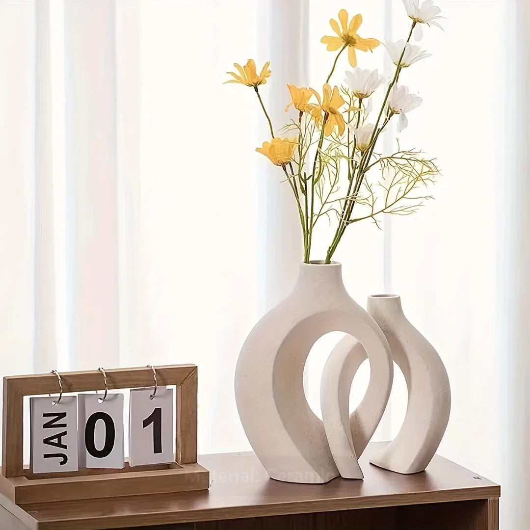 BohoLoop – Hollow Nordic-Style Ceramic Vase for Contemporary Interiors